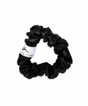 Silke Scrunchies i Medium størrelse fra vores eget CurlsForYou mærke i farven black