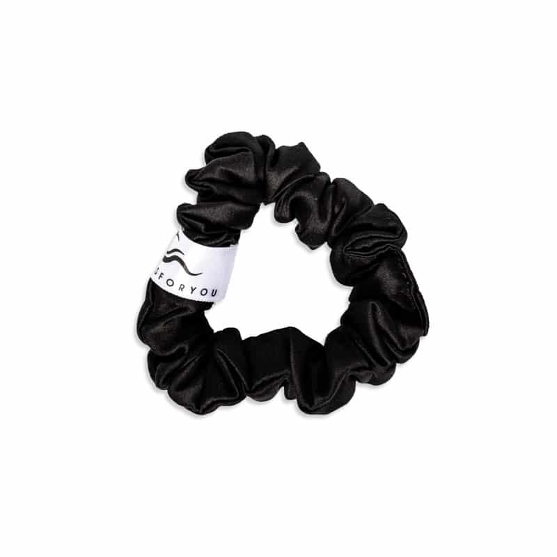 Silke Scrunchies i Medium størrelse fra vores eget CurlsForYou mærke i farven black