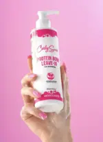 Curly Secret - Protein Bomb Levae-In Curl Activator med hånd