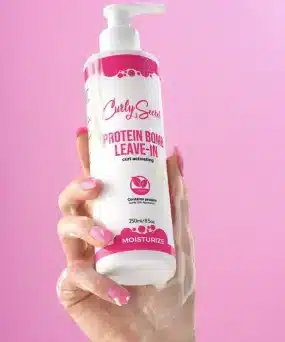 Curly Secret - Protein Bomb Levae-In Curl Activator med hånd
